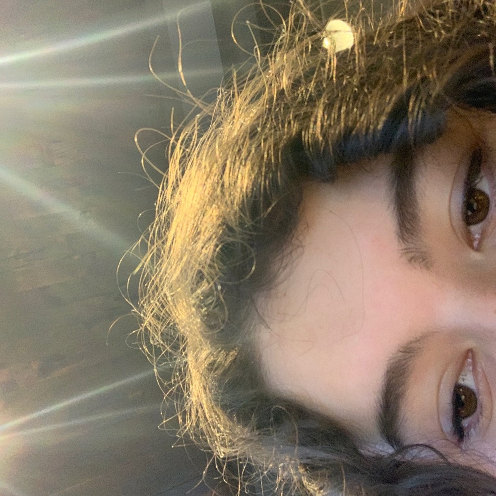 Meet your Posher, Mirella